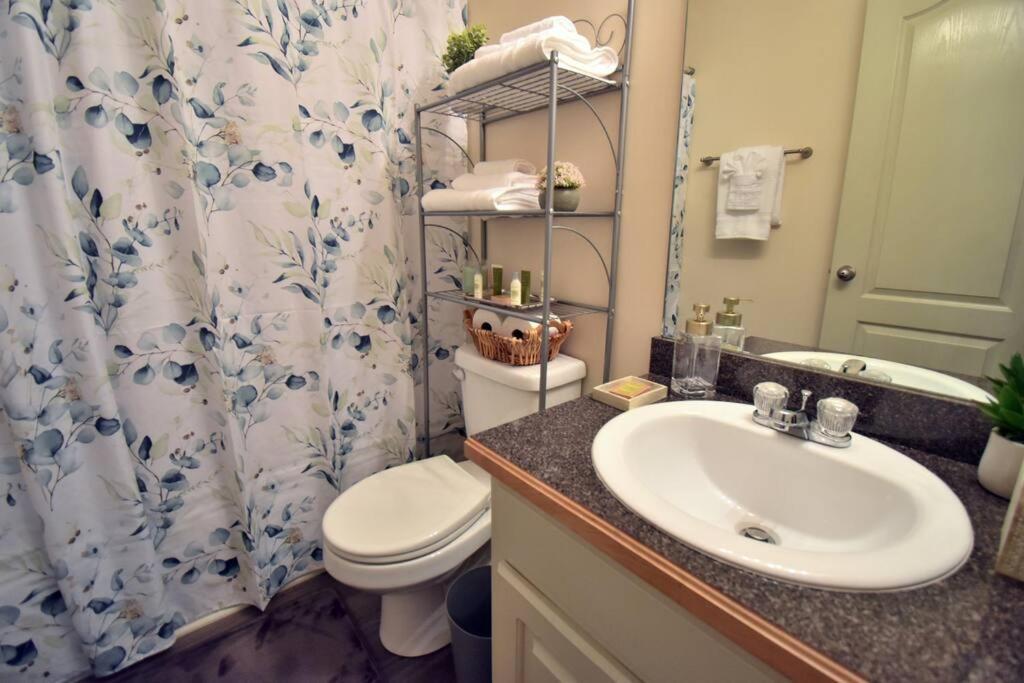 Cozy Renovated Winder Townhouse Traveller Awards 2025 Winner Ngoại thất bức ảnh